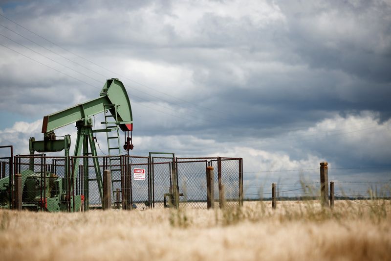 История показывает: при нефтяных шоках укрепляются доллар США и канадский доллар
